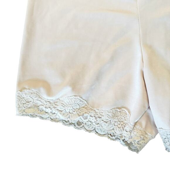 Marilyn Monroe Shaping Boy Short Shapewear Undergarment Nude Lace Detail 1X - Picture 4 of 12